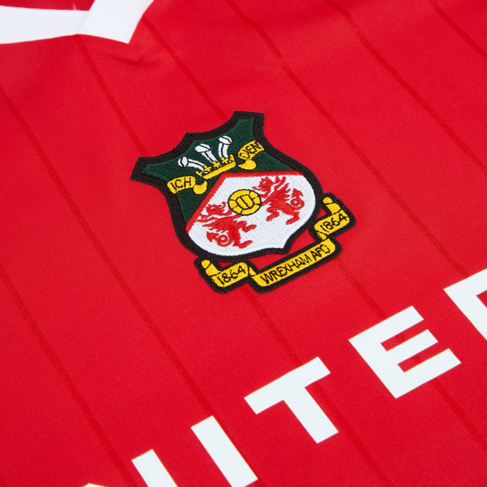 2025-26 Wrexham AFC 1a Equipación