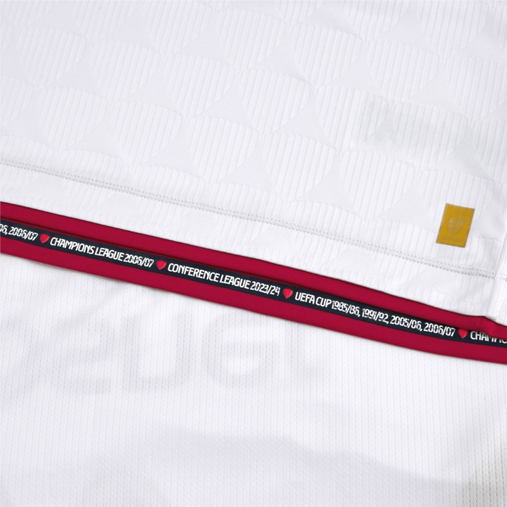 2025-26 CA Osasuna 3a Equipación