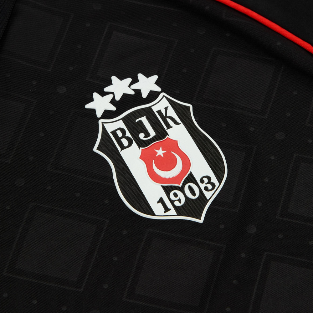 2025-26 Beşiktaş JK 3a Equipación